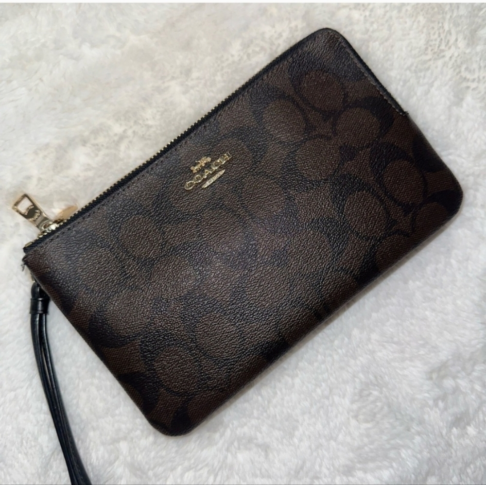 Coach Double Zip Ladies Wallet In Signature Canvas- Brown